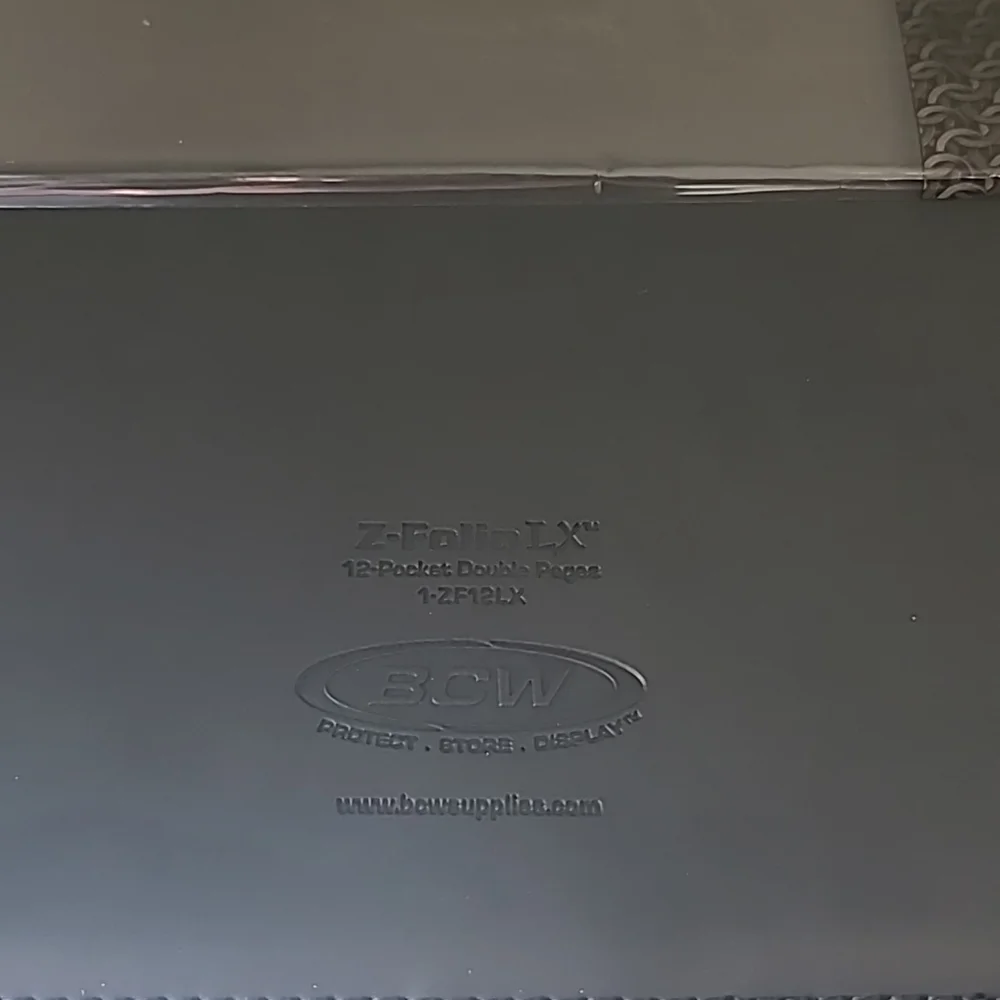 LARGE ZIPPER PORTFOLIO BCW GAMING Z-FOLIO 12-POCKET LX ALBUM, HOLDS 480 CARDS